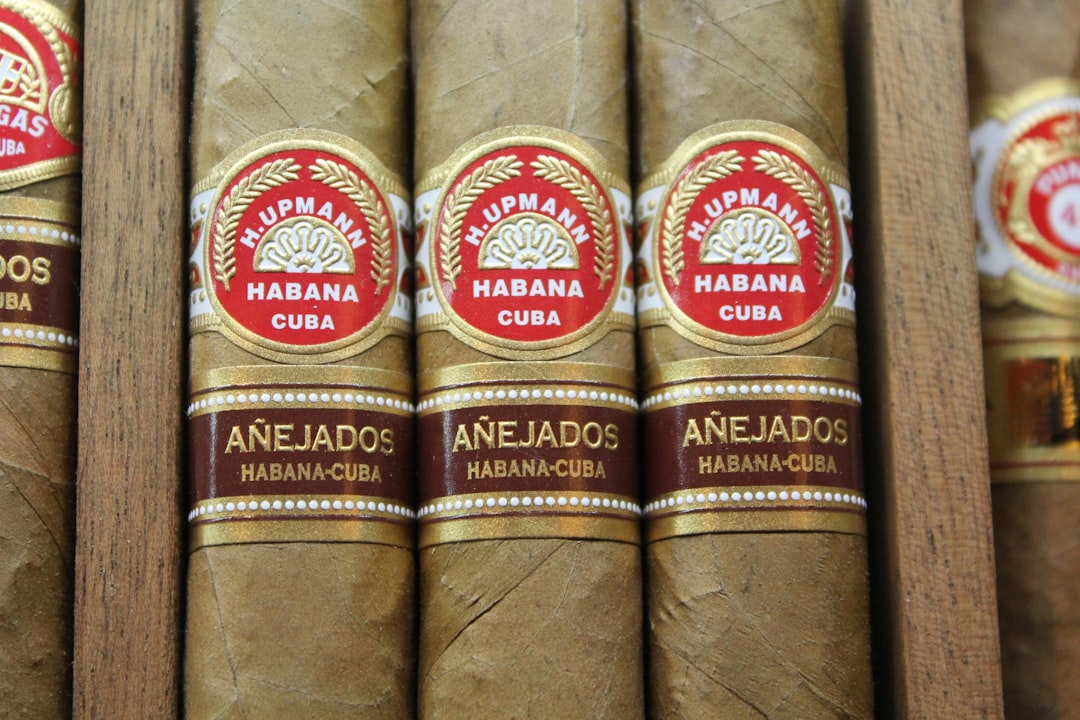 Photo Cigarettes, cigars